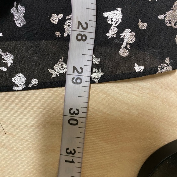 Michael Kors Black Sheer With Silver Roses And Chain Tie Top Blouse Size XL - Picture 5 of 5